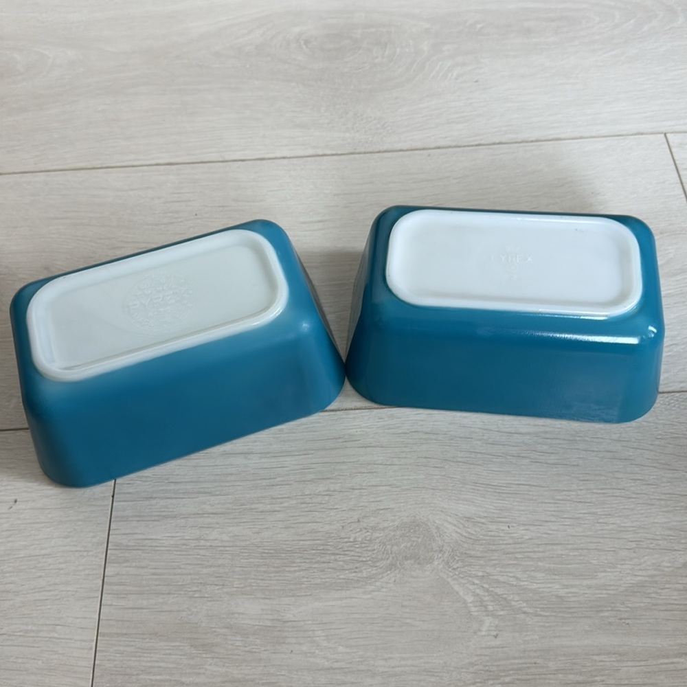 Vintage Pyrex Blue & White 502 + 502-B Refrigerator Dishes Fridgies - Picture 8 of 10